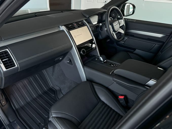 2025 Land Rover Discovery