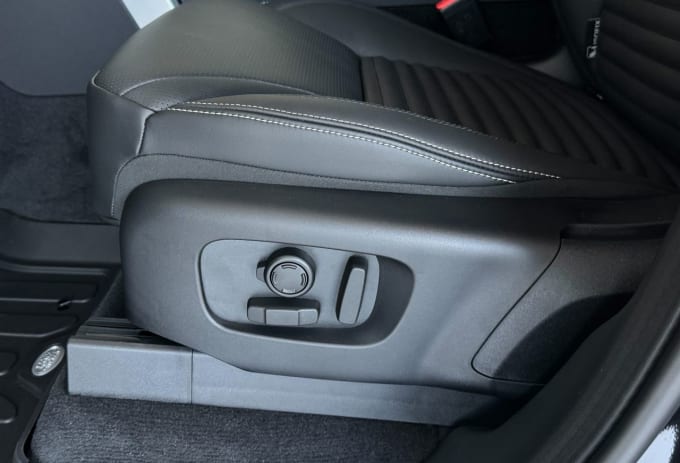 2025 Land Rover Discovery