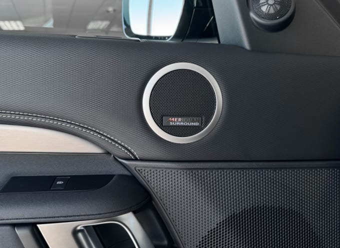 2025 Land Rover Discovery