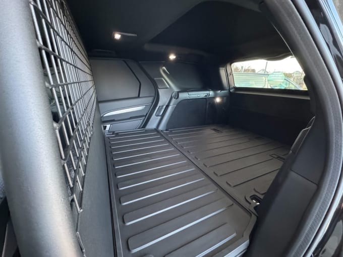 2025 Land Rover Discovery