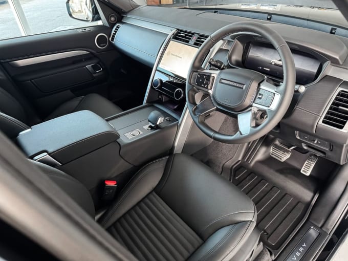 2025 Land Rover Discovery