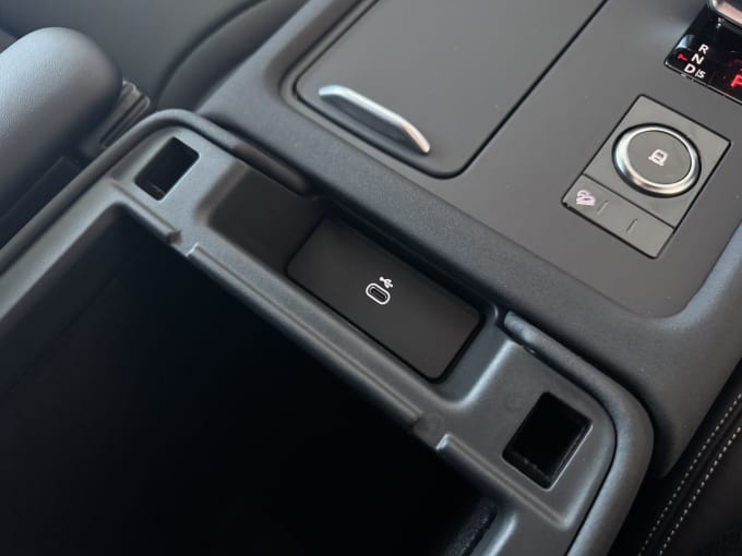 2025 Land Rover Discovery
