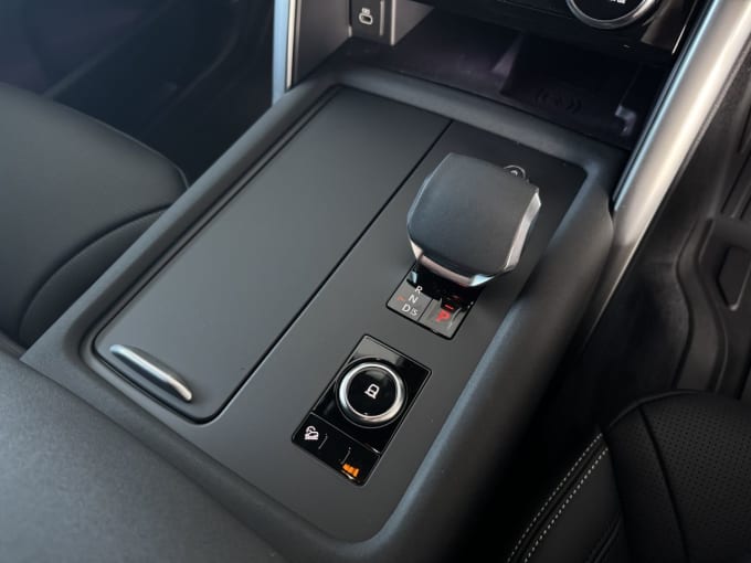 2025 Land Rover Discovery
