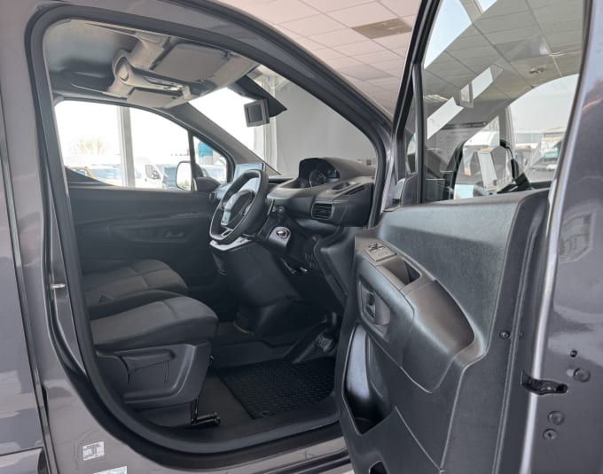 2025 Peugeot Partner