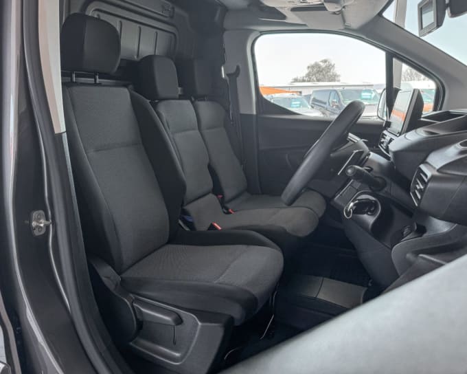 2025 Peugeot Partner