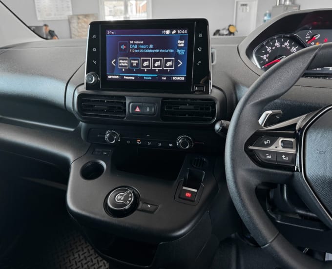 2025 Peugeot Partner