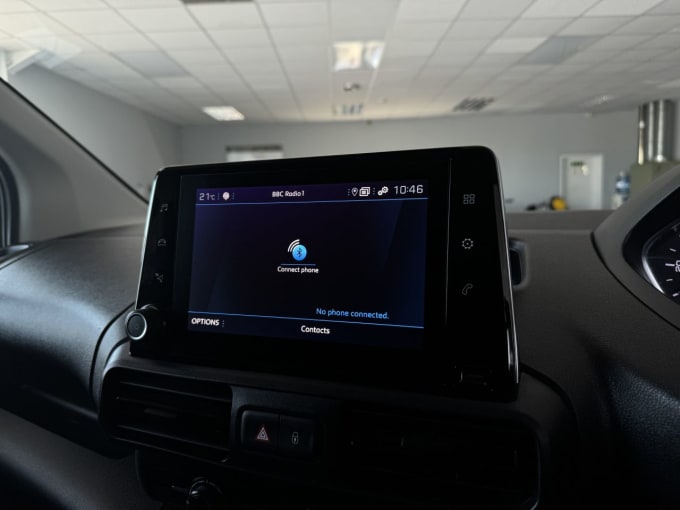 2025 Peugeot Partner