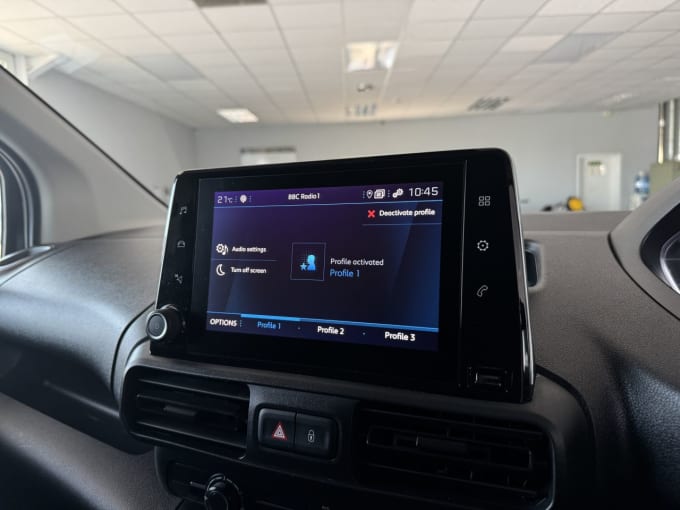 2025 Peugeot Partner