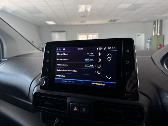 2025 Peugeot Partner