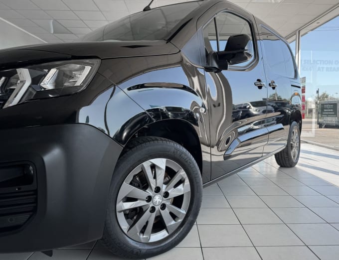 2025 Peugeot Partner