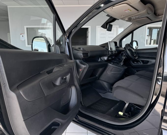 2025 Peugeot Partner