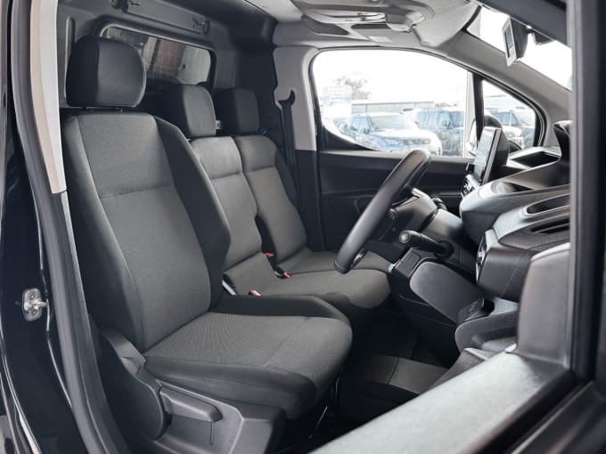 2025 Peugeot Partner