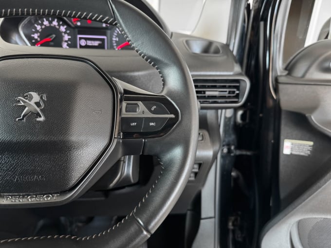 2025 Peugeot Partner