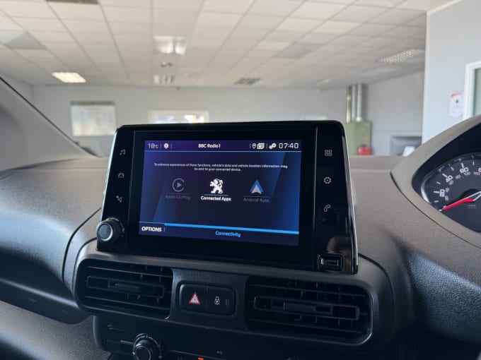 2025 Peugeot Partner