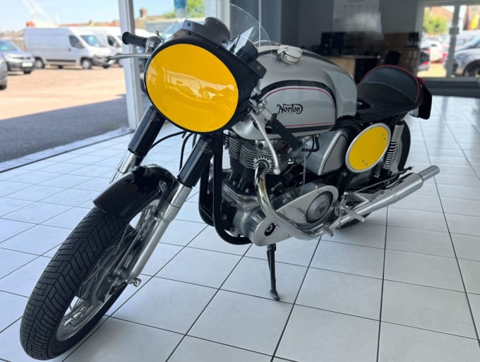 2025 Norton Dominator