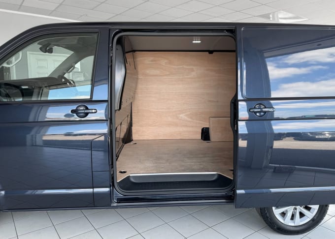 2025 Volkswagen Transporter