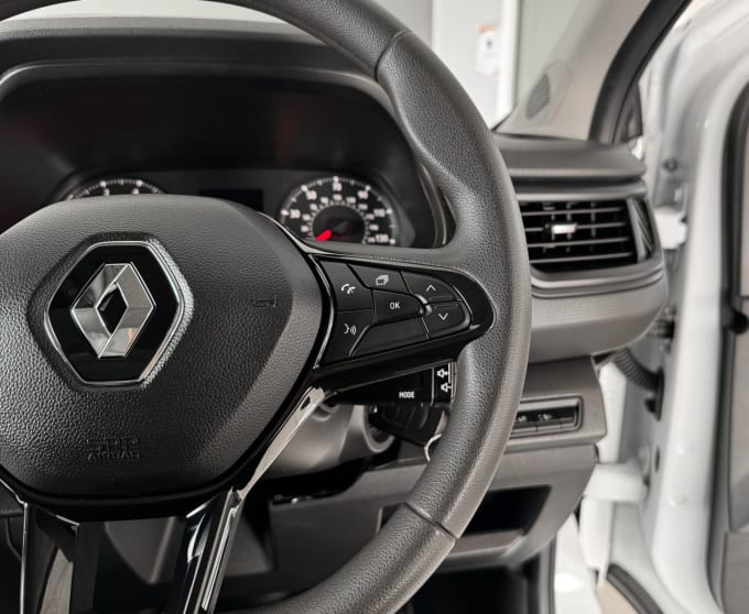 2025 Renault Trafic