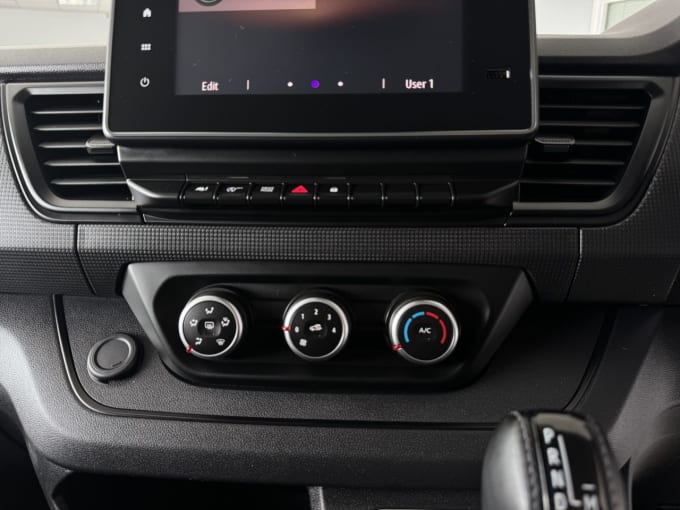 2025 Renault Trafic