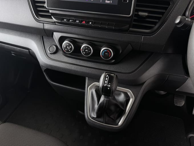 2025 Renault Trafic