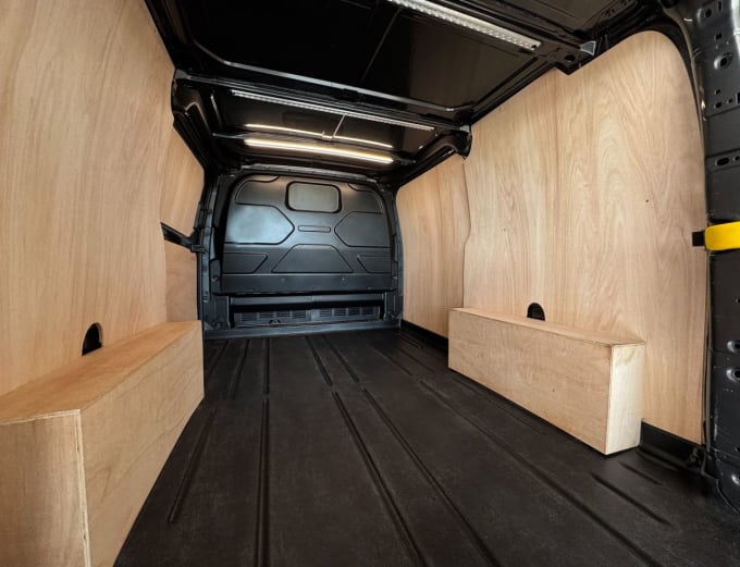 2025 Ford Transit Custom
