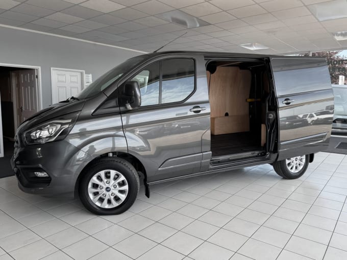 2025 Ford Transit Custom