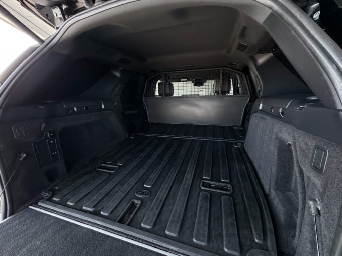 2025 Land Rover Discovery