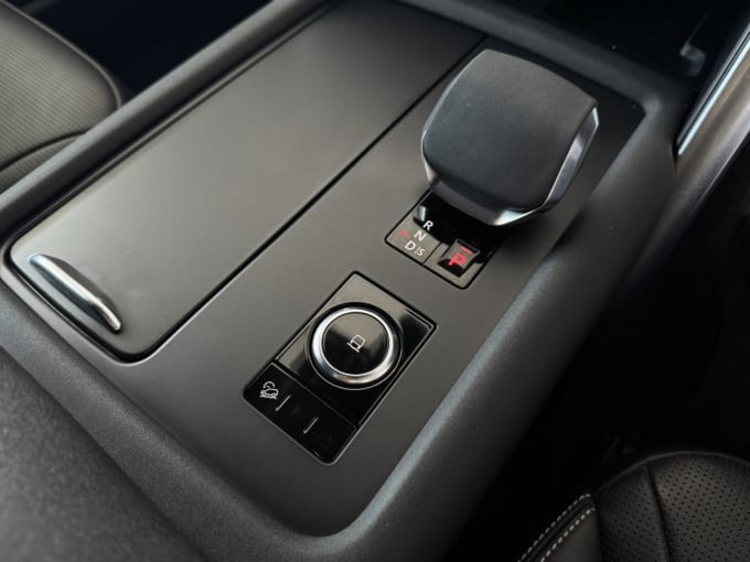 2025 Land Rover Discovery