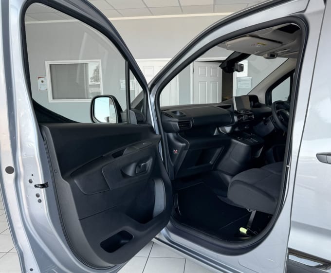 2025 Peugeot Partner