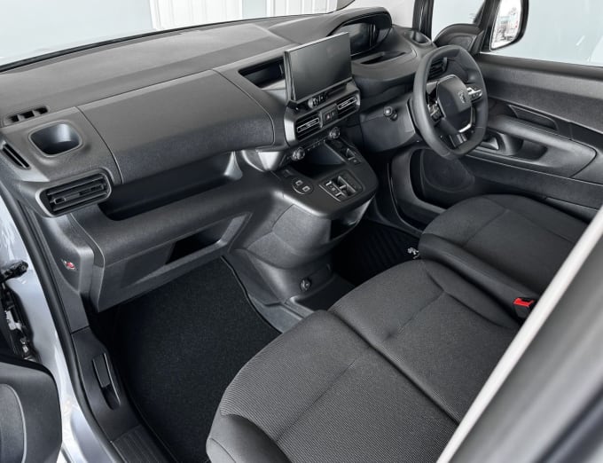 2025 Peugeot Partner