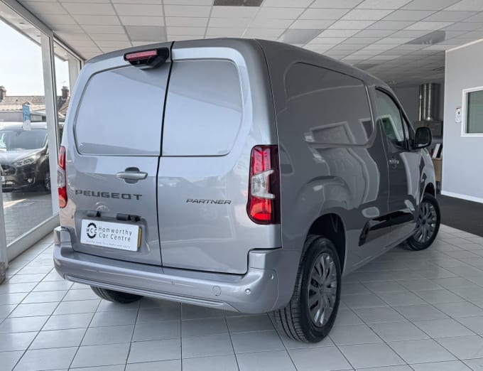 2025 Peugeot Partner