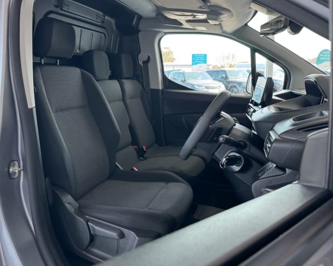 2025 Peugeot Partner