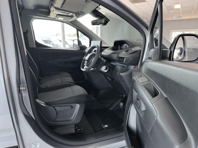 2025 Peugeot Partner