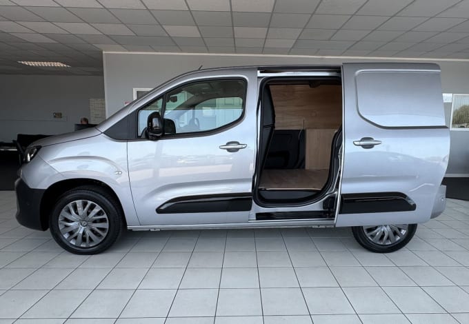 2025 Peugeot Partner