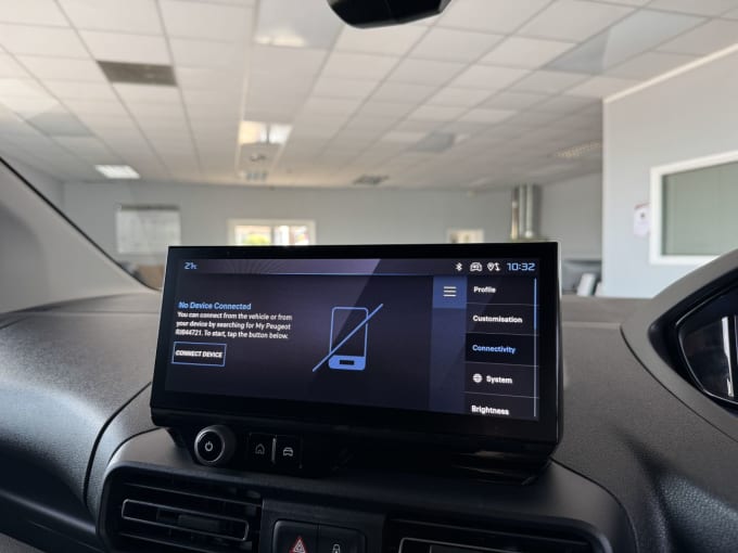 2025 Peugeot Partner