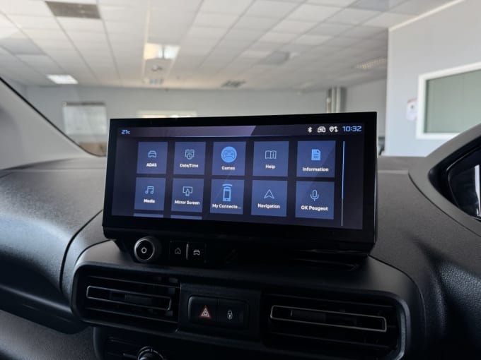 2025 Peugeot Partner