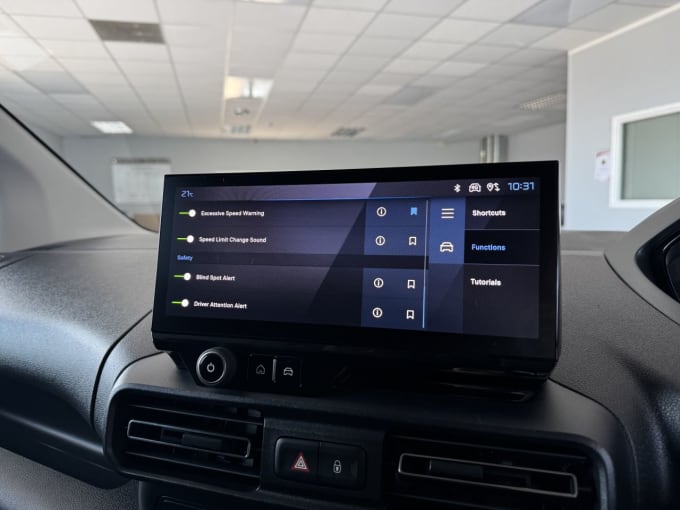 2025 Peugeot Partner