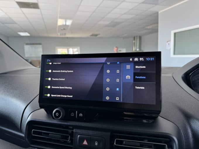 2025 Peugeot Partner