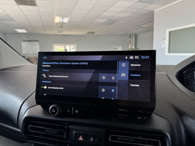 2025 Peugeot Partner