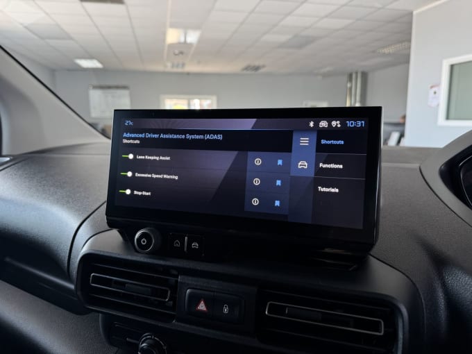 2025 Peugeot Partner