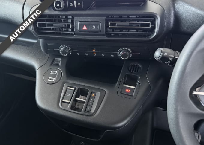 2025 Peugeot Partner