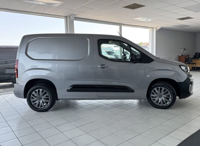 2025 Peugeot Partner