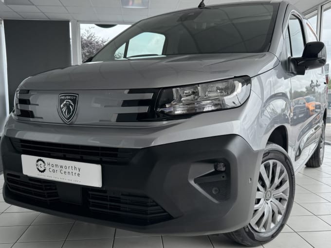 2025 Peugeot Partner