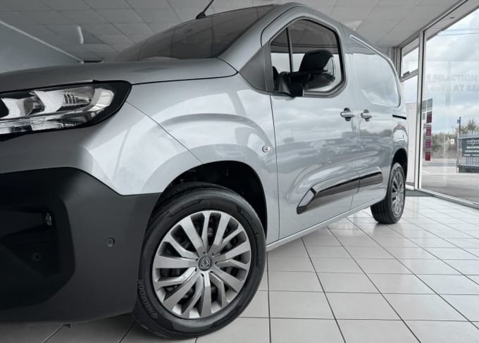 2025 Peugeot Partner