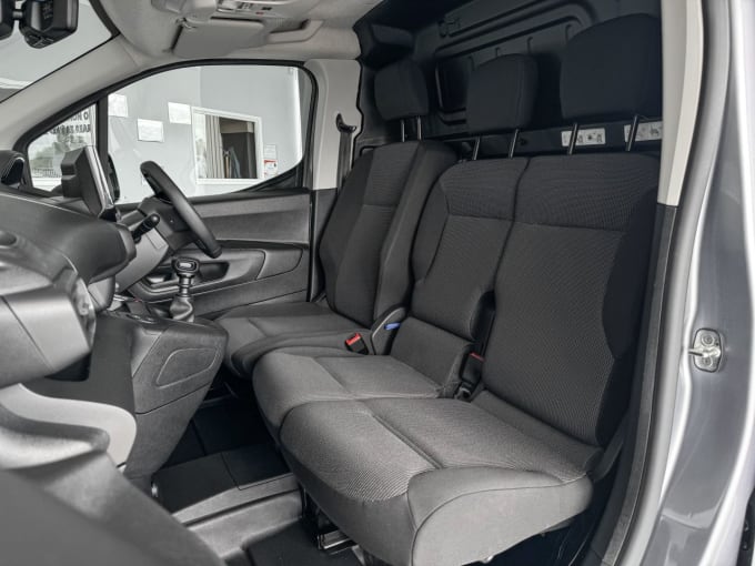 2025 Peugeot Partner