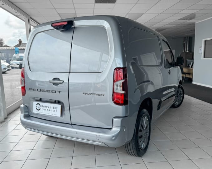 2025 Peugeot Partner