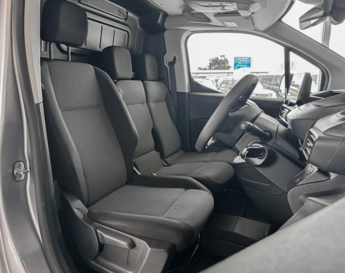 2025 Peugeot Partner