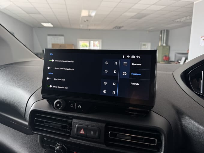 2025 Peugeot Partner
