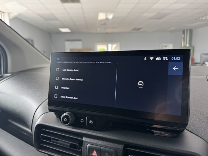 2025 Peugeot Partner