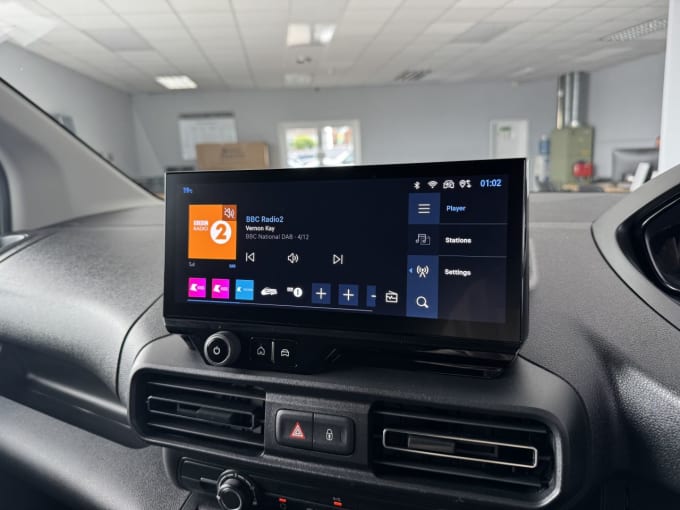 2025 Peugeot Partner