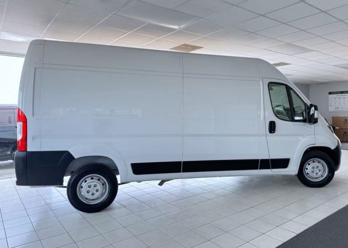 2025 Peugeot Boxer